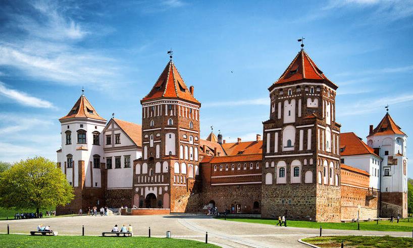 Мирский замок, фото с сайта "Удивительный мир"